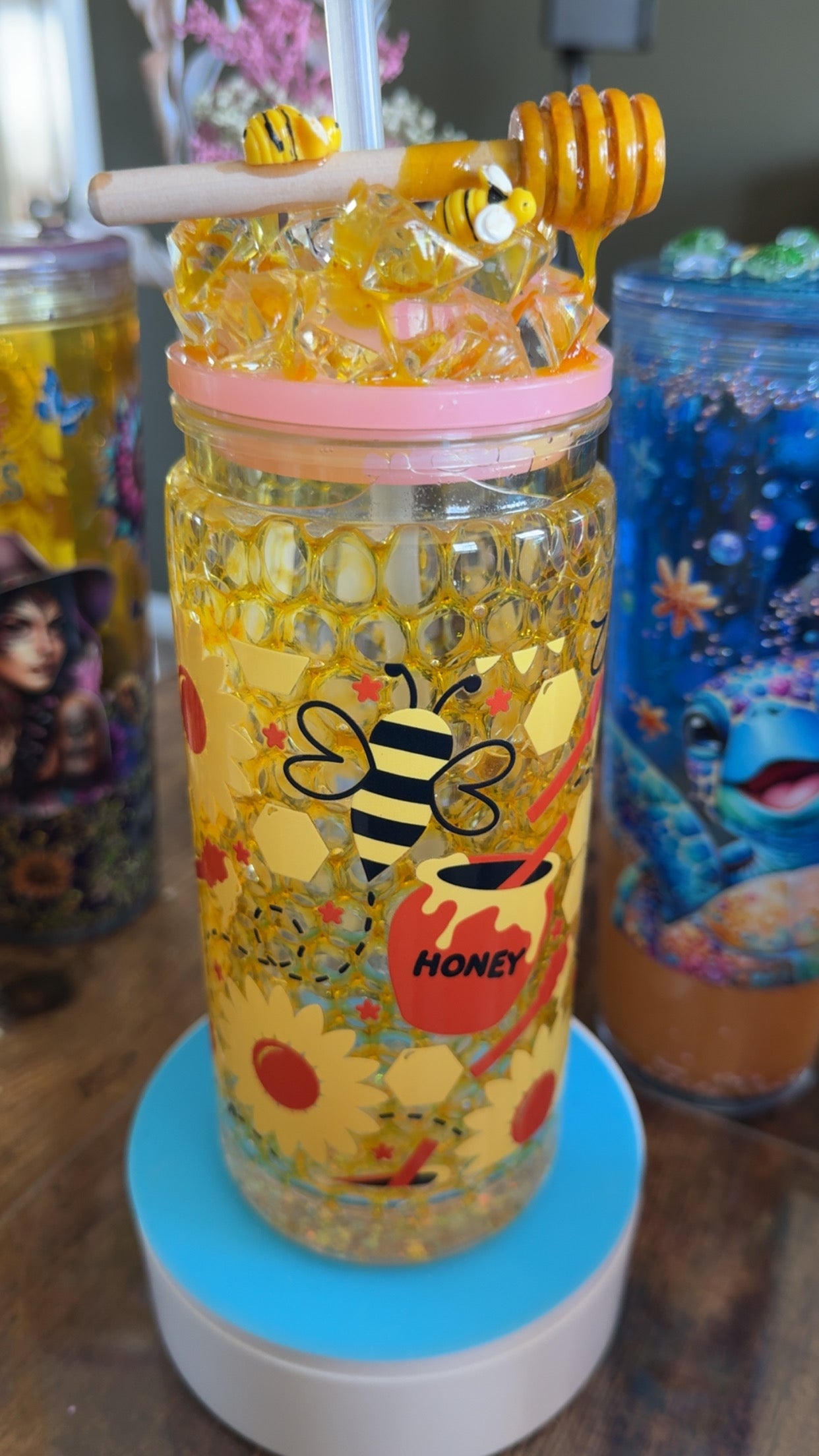 Honeycomb Bee 20oz Acrylic Tumbler with Custom Decorative Lid