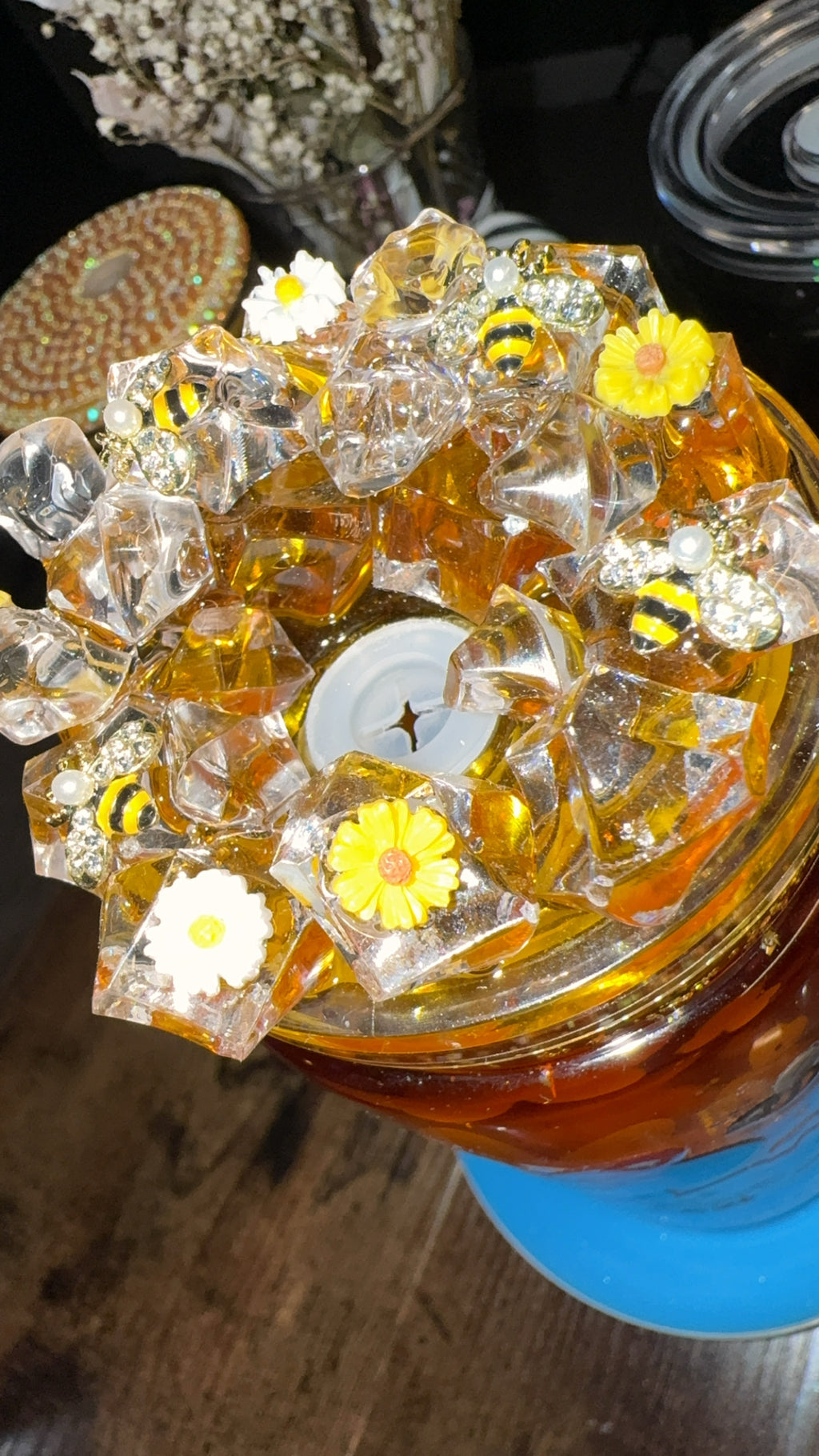 Minnie Mouse Bee Glitter Tumbler – 20oz Custom Lid